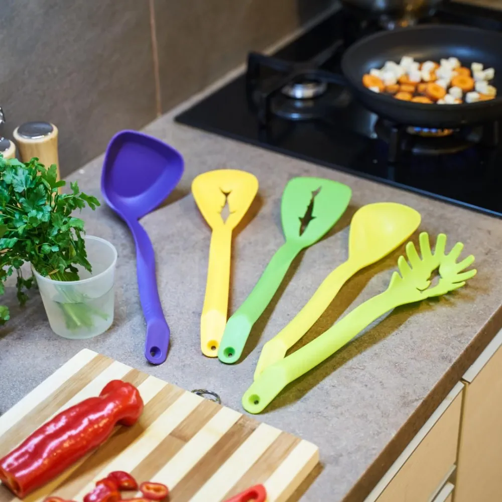 Set  5 ustensile de bucatarie   plastic   multicolor material  nylon dimensiuni Vanora - 1