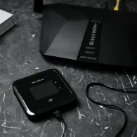 NETGEAR Nighthawk M5 5G WiFi 6 Mobile Router (MR5200) Router rețea celulară Netgear - 7