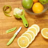 Set cutit  8 cm cu teaca si curatator legume  lama