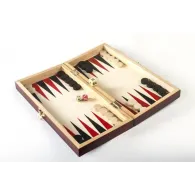 Table de lemnzarurile sunt aruncate. dar nu este doar un