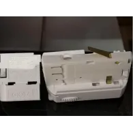 Adaptor universal ga 69-3 6a 50n culoare alba