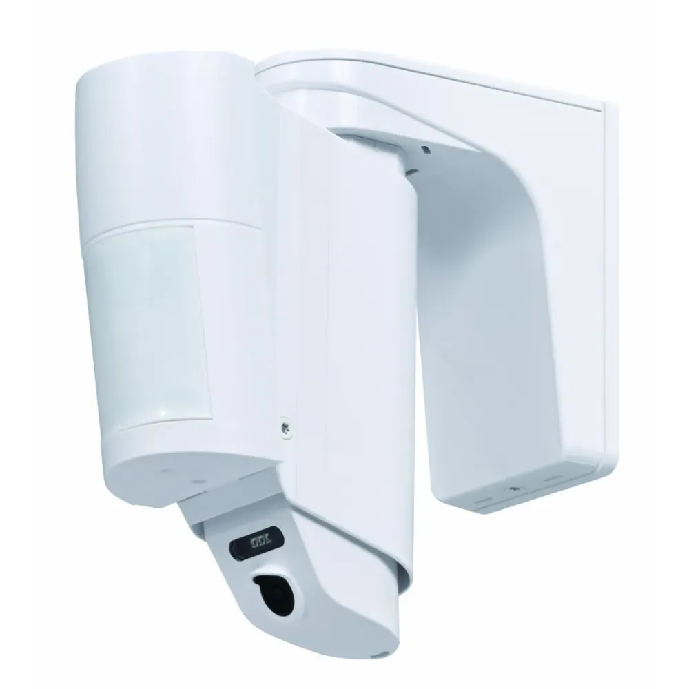 Dual technology security sensor (pir/vca) combining a 24m x narrow