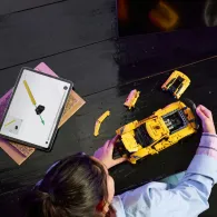 Chevrolet corvette stingray lego 42205