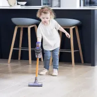 Aspirator copii  dyson fara fir