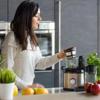 Storcator de fructe slow juicer midea