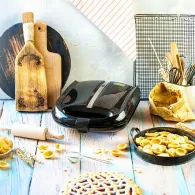 APARAT NUT MAKER AD 3039 NEGRU ADLER